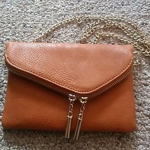 Small Camel Flap Crossbody w/gold links